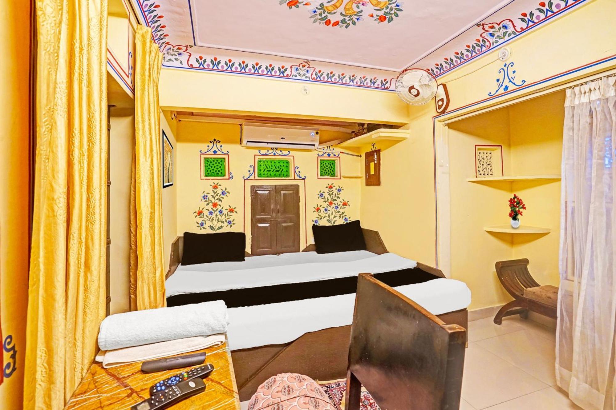 Super Collection O Ramganj Near Hawa Mahal Hotel Jaipur Exterior photo